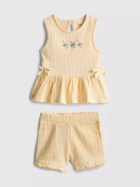 0–36 Monate | Set aus Oberteil mit gesticktem Blumenmuster und Peplum-Saum sowie Shorts