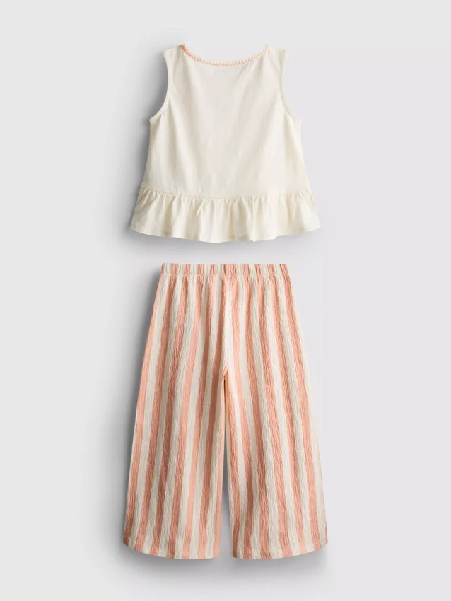1,5–8 Jahre | Besticktes Set aus Oberteil mit Schößchen und Hose 1,5–8 Jahre | Besticktes Set aus Oberteil mit Schößchen und Hose