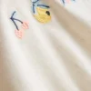1,5–8 Jahre | Besticktes Set aus Oberteil mit Schößchen und Hose 1,5–8 Jahre | Besticktes Set aus Oberteil mit Schößchen und Hose