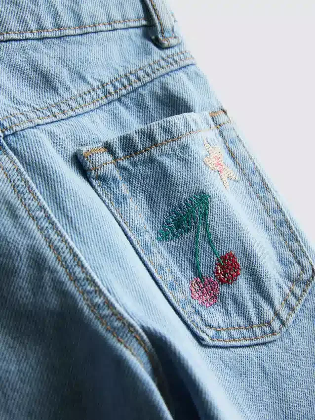 1,5–8 Jahre | Jeans mit Obststickerei 1,5–8 Jahre | Jeans mit Obststickerei
