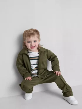 1,5–8 Jahre | Set aus Jacke mit Reißverschluss und Jogginghose