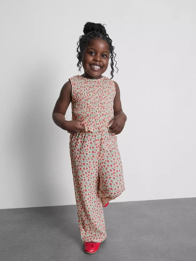 1,5–8 Jahre | Set aus ärmelloser Bluse und Hose 1,5–8 Jahre | Set aus ärmelloser Bluse und Hose