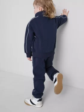 1,5–8 Jahre | Set aus Sweatshirt mit Trichterkragen und Jogginghose