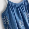 1,5–9 Jahre | Besticktes Chambray-Trägerkleid 1,5–9 Jahre | Besticktes Chambray-Trägerkleid