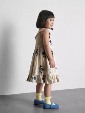 1,5–9 Jahre | Gerafftes Stufenkleid mit Blumenmuster