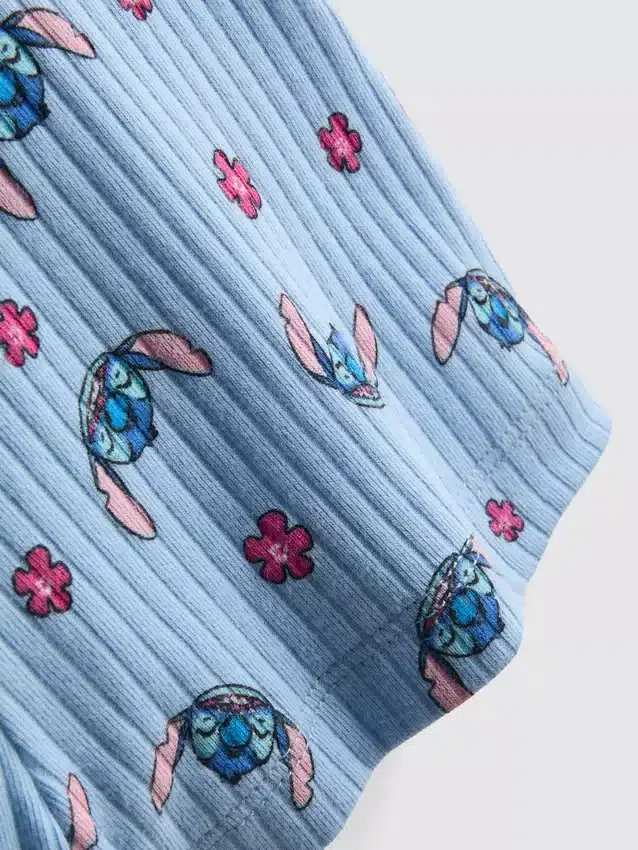 1,5–9 Jahre | Gerippter Strampler mit Disney-Figur „Stitch“ 1,5–9 Jahre | Gerippter Strampler mit Disney-Figur „Stitch“