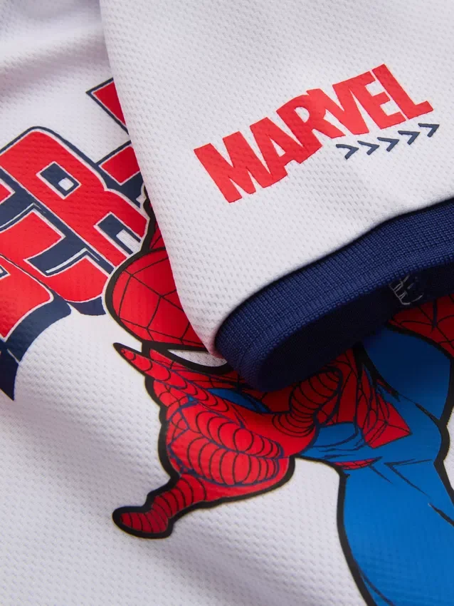 1,5–9 Jahre | Marvel Spider-Man Fußball-T-Shirt und Shorts im Set 1,5–9 Jahre | Marvel Spider-Man Fußball-T-Shirt und Shorts im Set