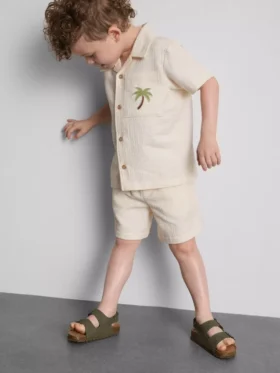 1,5–9 Jahre | Set aus besticktem Hemd und Shorts