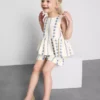 1,5–9 Jahre | Set aus bestickter Bluse und Shorts 1,5–9 Jahre | Set aus bestickter Bluse und Shorts