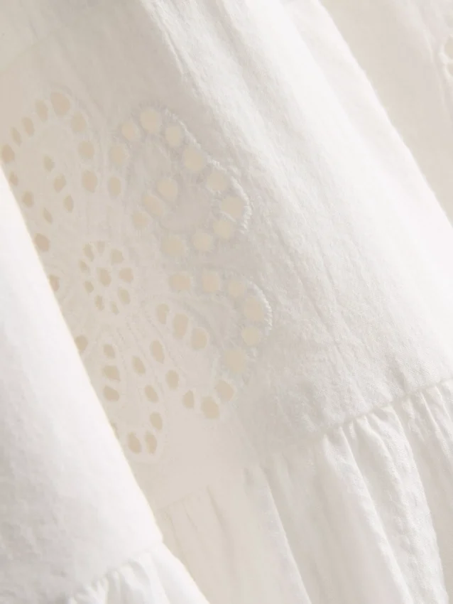 1,5–9 Jahre | Stufiges Lochstickerei-Kleid 1,5–9 Jahre | Stufiges Lochstickerei-Kleid