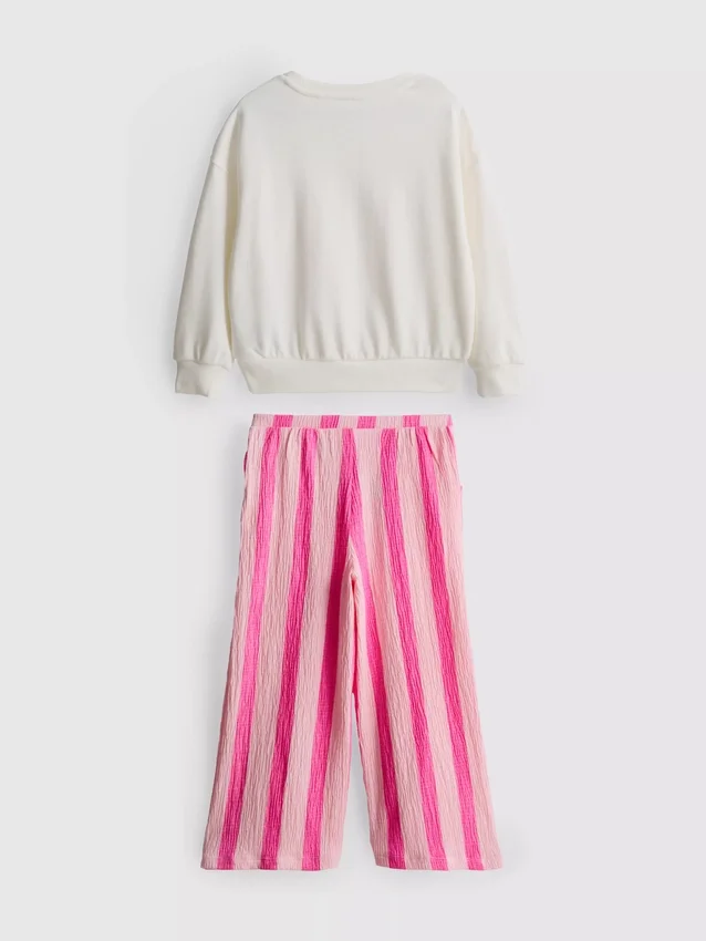 1–9 Jahre | Set aus Sweatshirt und Hose mit Knitteroptik 1–9 Jahre | Set aus Sweatshirt und Hose mit Knitteroptik