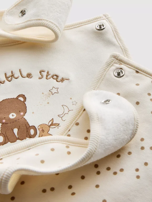 2er-Pack „Born in 2026“-Lätzchen 2er-Pack „Born in 2026“-Lätzchen