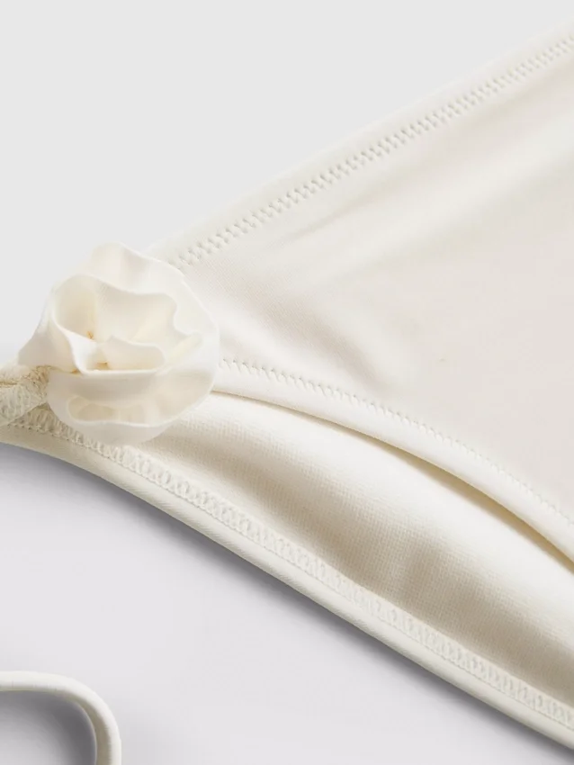 3D-Bikini-Höschen mit Blumenmuster und seitlichen Bindebändern 3D-Bikini-Höschen mit Blumenmuster und seitlichen Bindebändern
