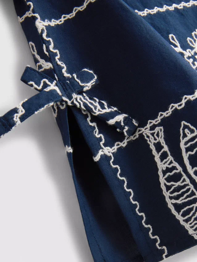 7–15 Jahre | bestickte, ärmellose Bluse 7–15 Jahre | bestickte, ärmellose Bluse