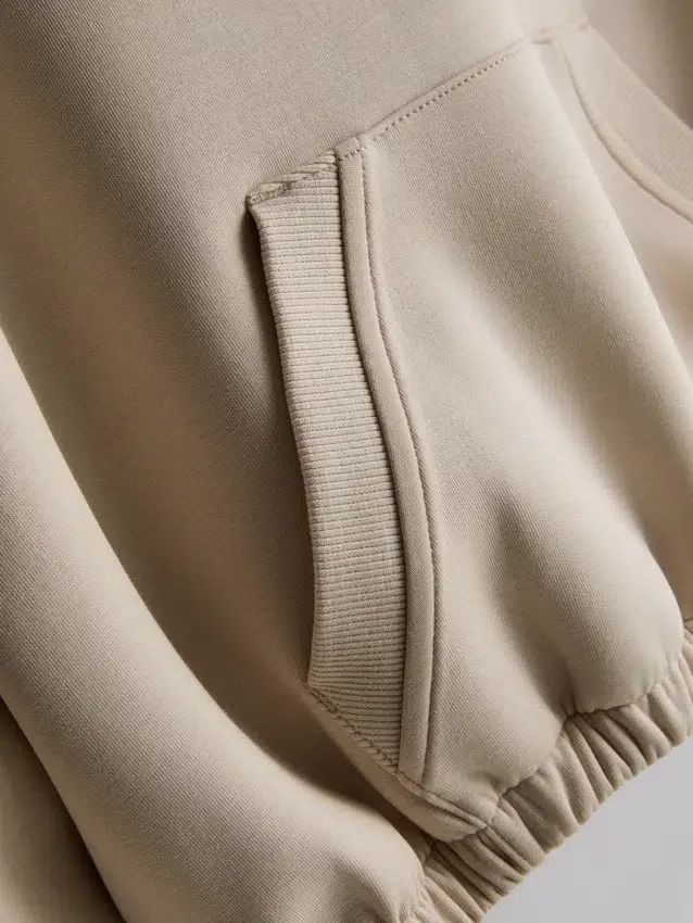 7–15 Jahre | Hoodie mit ausgestelltem Saum 7–15 Jahre | Hoodie mit ausgestelltem Saum