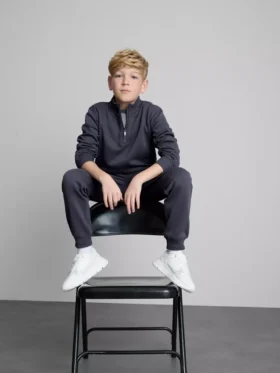 7–15 Jahre | Set aus Sweatshirt mit Trichterkragen und Jogginghose