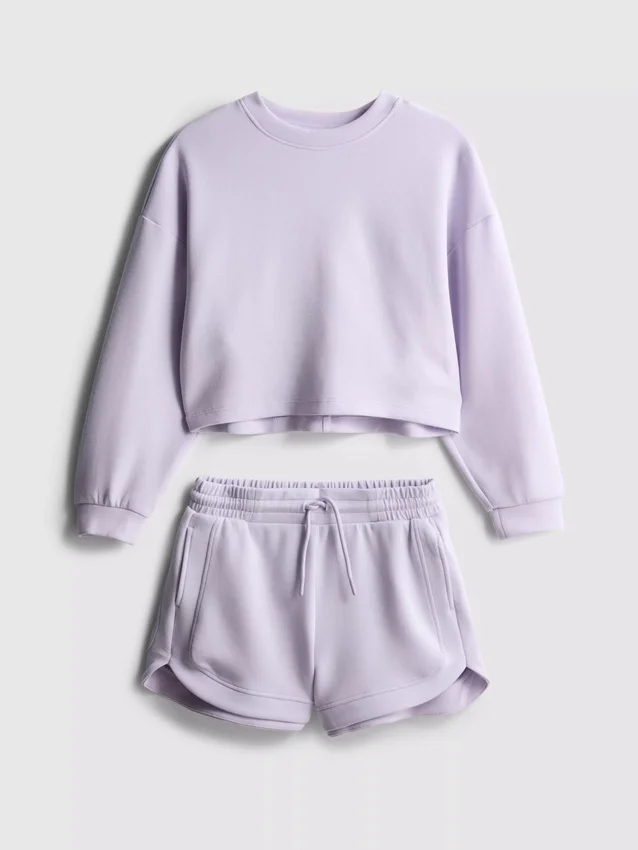 7–15 Jahre | Set aus Sweatshirt und Laufshorts 7–15 Jahre | Set aus Sweatshirt und Laufshorts