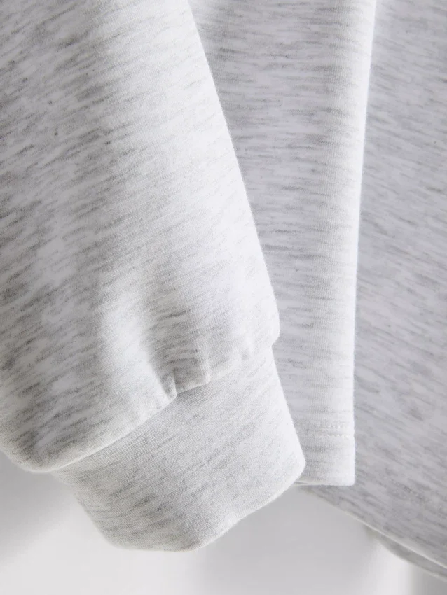 7–15 Jahre | Set aus Sweatshirt und Laufshorts 7–15 Jahre | Set aus Sweatshirt und Laufshorts