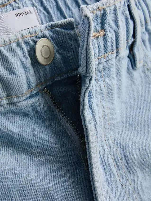 A-Linien-Shorts aus Baumwoll-Denim A-Linien-Shorts aus Baumwoll-Denim