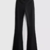 Aktiv-Leggings mit hoher Taille, sanfter Stützkraft und ausgestelltem Schnitt Aktiv-Leggings mit hoher Taille, sanfter Stützkraft und ausgestelltem Schnitt