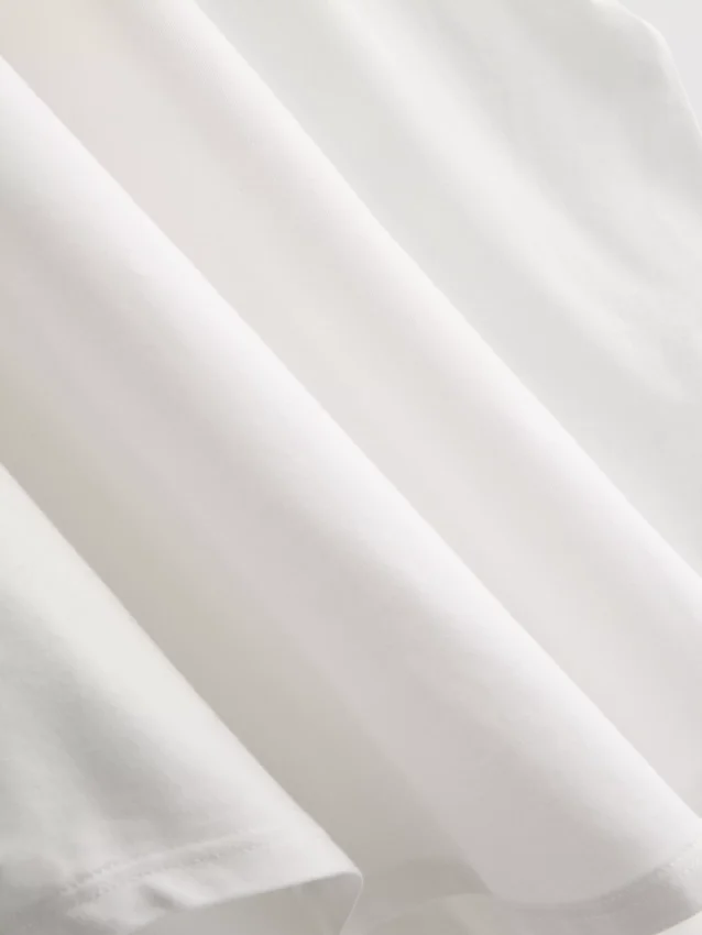 Aktiv-T-Shirt mit abgerundetem Saum Aktiv-T-Shirt mit abgerundetem Saum