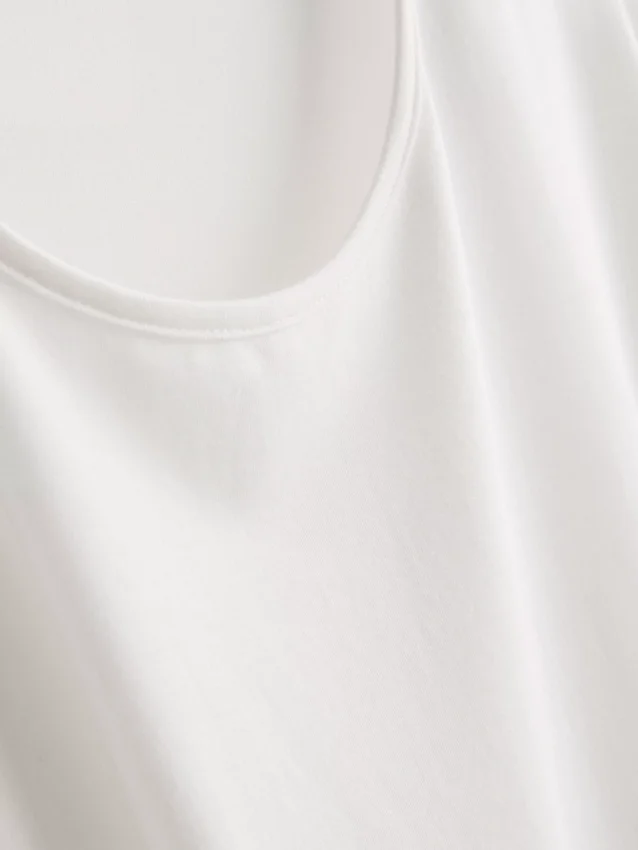 Aktiv-T-Shirt mit abgerundetem Saum Aktiv-T-Shirt mit abgerundetem Saum