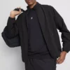 Aktive Jacke mit hohem Kragen Aktive Jacke mit hohem Kragen