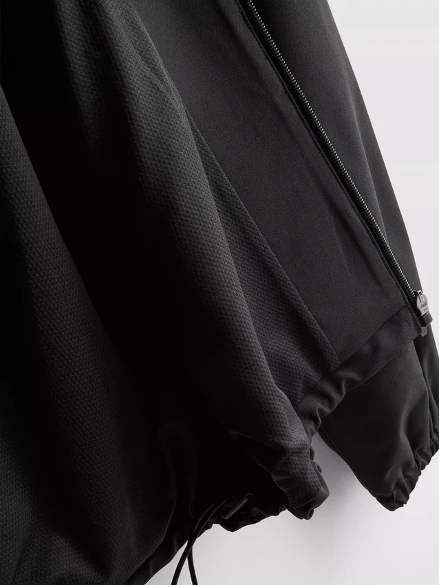 Aktive Jacke mit hohem Kragen Aktive Jacke mit hohem Kragen