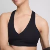 Aktives Crop-Top mit V-Ausschnitt und sanfter Stützfunktion Aktives Crop-Top mit V-Ausschnitt und sanfter Stützfunktion