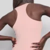 Aktives Tanktop mit U-Ausschnitt