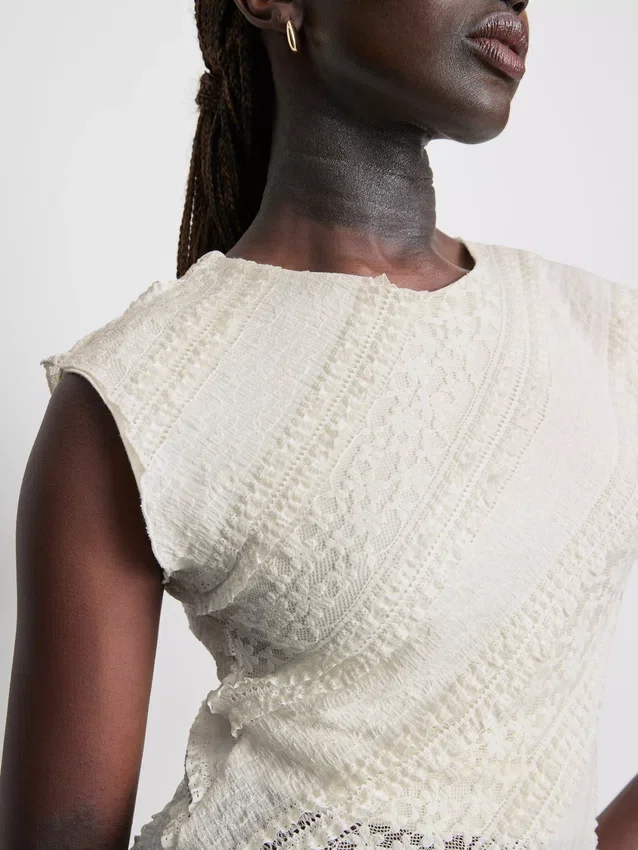 Asymmetrisches Spitzen-Tanktop Asymmetrisches Spitzen-Tanktop