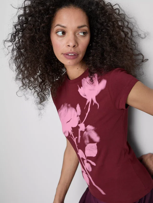 Baby-T-Shirt aus Baumwolle mit Blumendruck Baby-T-Shirt aus Baumwolle mit Blumendruck
