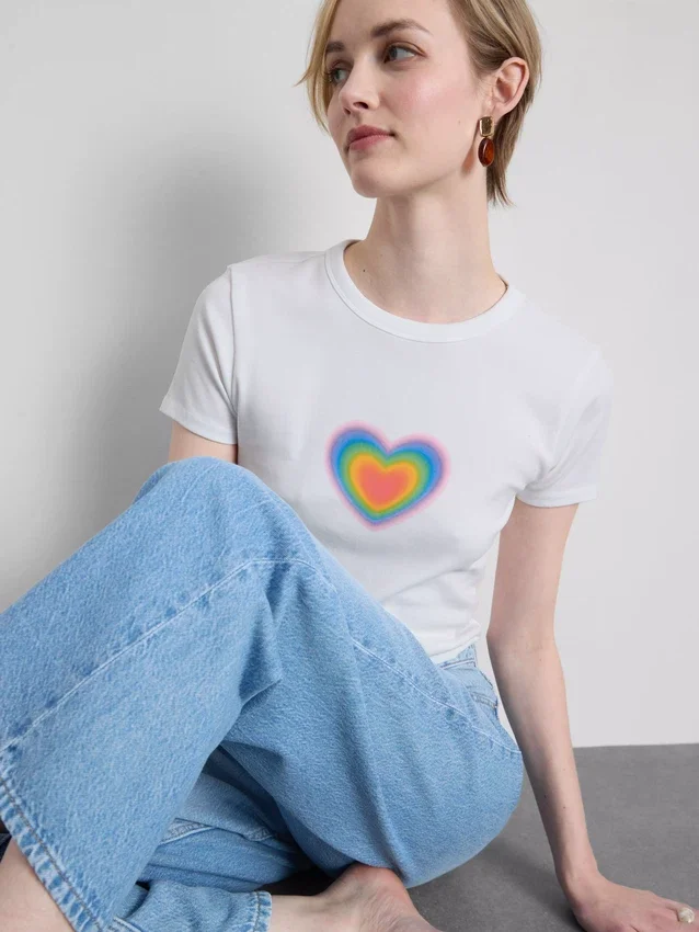 Baby-T-Shirt „Pride Heart“ mit hohem Baumwollanteil Baby-T-Shirt „Pride Heart“ mit hohem Baumwollanteil
