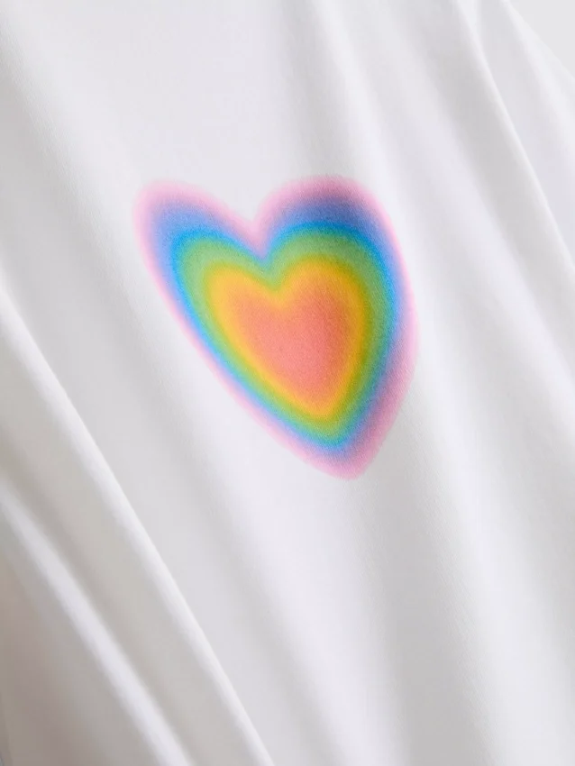 Baby-T-Shirt „Pride Heart“ mit hohem Baumwollanteil Baby-T-Shirt „Pride Heart“ mit hohem Baumwollanteil