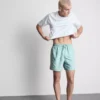 Badeshorts mit Blattstickerei Badeshorts mit Blattstickerei