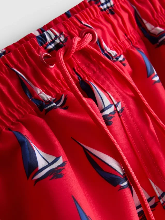Badeshorts mit Segelboot-Motiv Badeshorts mit Segelboot-Motiv