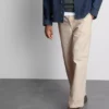 Baggy-Chinos mit mittlerer Leibhöhe Baggy-Chinos mit mittlerer Leibhöhe