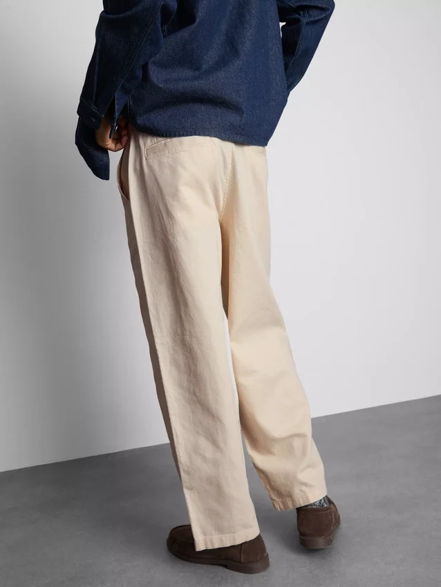 Baggy-Chinos mit mittlerer Leibhöhe Baggy-Chinos mit mittlerer Leibhöhe
