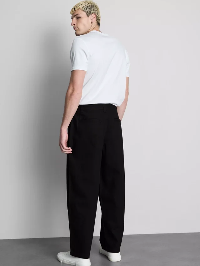 Baggy-Chinos mit mittlerer Leibhöhe Baggy-Chinos mit mittlerer Leibhöhe