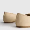 Ballerinas aus Kunstleder mit breiter Passform und eckiger Zehenpartie