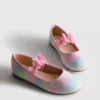 Ballerinas mit Schmetterlingsapplikation
