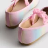 Ballerinas mit Schmetterlingsapplikation