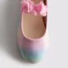 Ballerinas mit Schmetterlingsapplikation