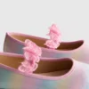 Ballerinas mit Schmetterlingsapplikation