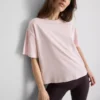 Bauchiges Baumwoll-T-Shirt mit Rundhalsausschnitt Bauchiges Baumwoll-T-Shirt mit Rundhalsausschnitt