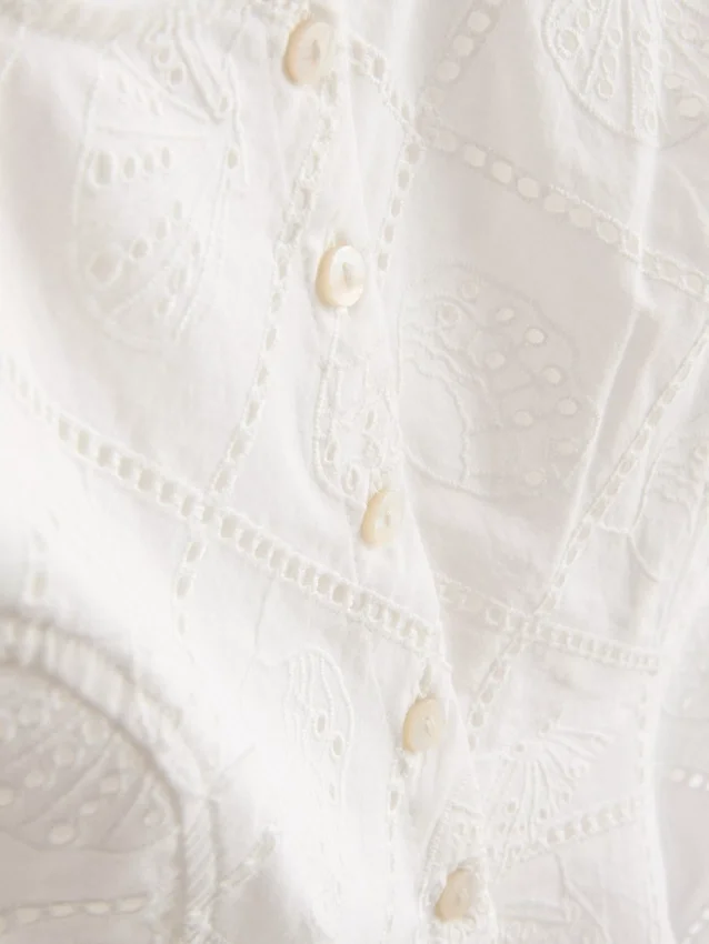 Baumwoll-Cami-Top im verkürzten Schnitt mit Cutwork-Design Baumwoll-Cami-Top im verkürzten Schnitt mit Cutwork-Design