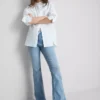 Baumwoll-Denim-Jeans mit ausgestelltem Bein und mittlerer Leibhöhe Baumwoll-Denim-Jeans mit ausgestelltem Bein und mittlerer Leibhöhe
