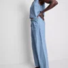 Baumwoll-Denim-Jeans mit Falten und weitem Bein Baumwoll-Denim-Jeans mit Falten und weitem Bein