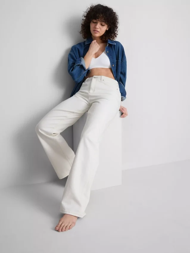 Baumwoll-Denim-Jeans mit geradem Bein Baumwoll-Denim-Jeans mit geradem Bein