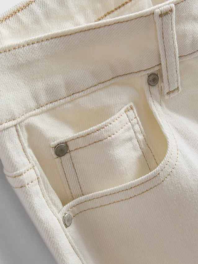 Baumwoll-Denim-Jeans mit geradem Bein Baumwoll-Denim-Jeans mit geradem Bein
